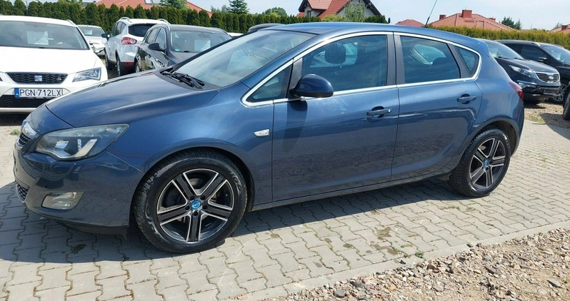 Opel Astra cena 23900 przebieg: 213730, rok produkcji 2010 z Kazimierza Wielka małe 781